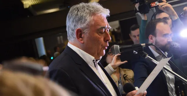 photo  cholet, dimanche 15 mars. gilles bourdouleix, maire, lors de la proclamation des résultats.  &copy;  co - julien sureau 