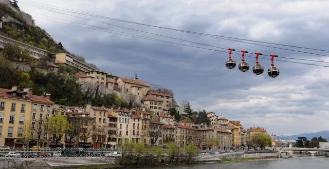 photo  les listes menées par alain carrignon et laurence ruffin sont arrivées au coude-à-coude à l’issue du premier tour des municipales à grenoble, le 15 mars 2026.  &copy;  archives archives ouest france 