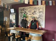 photo  léo et pascal chez vandb à sablé-sur-sarthe. 