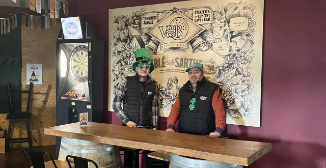 photo  léo et pascal chez vandb à sablé-sur-sarthe.  &copy;  le maine libre 