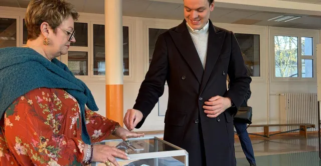photo  oscar piloquet, candidat rn à alençon, veut aller chercher les abstentionnistes pour le second tour.  &copy;  ouest-france 