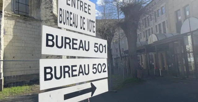 photo  la participation définitive à angers (maine-et-loire) est de 53,48.  &copy;  ouest-france 