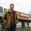 photo  guillaume chambraud est le nouveau patron du mcdonald’s de la flèche (sarthe). avec l’ouverture programmée d’un restaurant à évron (mayenne) à la fin du mois, et sa reprise de celui de sablé-sur-sarthe en 2024, il sera à la tête de trois enseignes de la marque. 