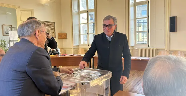 photo  michel da silva, candidat divers droite, arrivé en troisième position, loin derrière ses concurrents au premier tour des élections municipales à la flèche (sarthe), annonce son maintien dans la course au second tour.  &copy;  ouest-france 