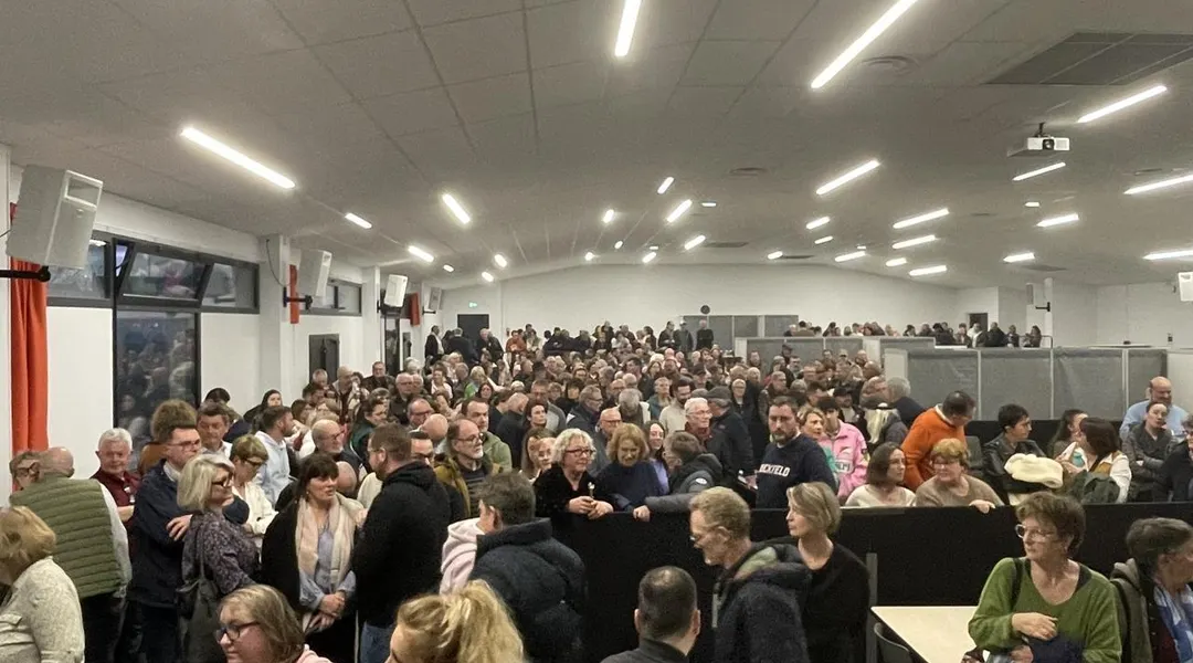 Vue générale de la mairie de Plouguerneau