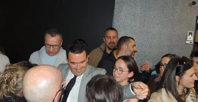 photo  benoît cochet est réélu à la mairie de montreuil-juigné.  &copy;  ouest-france 