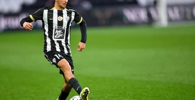 photo  le milieu de terrain d’angers sco yassin belkhdim.  &copy;  simon torlotin / ouest-france 