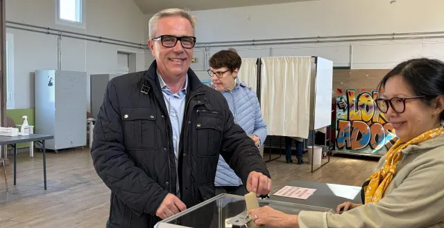 photo  michel génois votera pour sophie douvry dimanche 22 mars 2026.  &copy;  ouest-france 