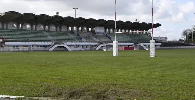 photo  le stade espinassou sonne creux actuellement.  &copy;  co - marie delage 
