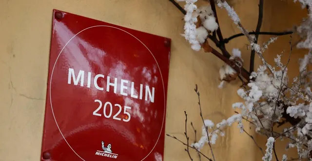 photo  une distinction michelin est visible dans une rue de cracovie, en pologne, le 19 janvier 2026.  &copy;  photo : klaudia radecka/nurphoto via afp 