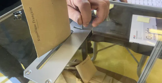 photo  trois listes étaient en lice à pervenchères (orne) et toutes se sont qualifiées pour le second tour des élections municipales, qui aura lieu dimanche 22 mars 2026.  &copy;  ouest-france 