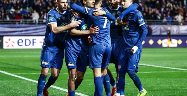 photo  les joueurs de troyes le 4 février face à lens en coupe de france.  &copy;  sameer al-doumy / afp 