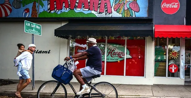 photo  alors que dans l’après-midi le président américain a annoncé vouloir « prendre» cuba, le gouvernement cubain a annoncé lundi 16 mars 2026 que la diaspora, présente surtout à miami, en floride, pourra investir sur l’île.  &copy;  giorgio viera / afp 
