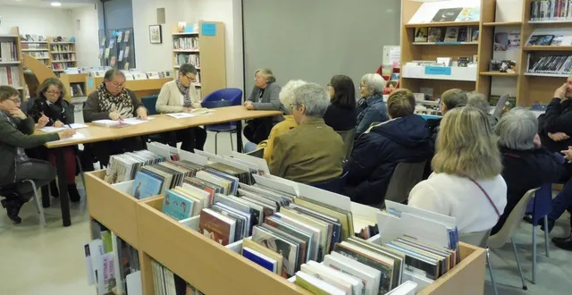 photo  les bénévoles, au cours de l’assemblée générale de la médiathèque.  &copy;  co 