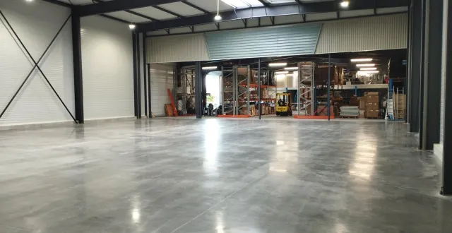 photo longué-jumelles. avenir communication s’étend sur 500 m² 