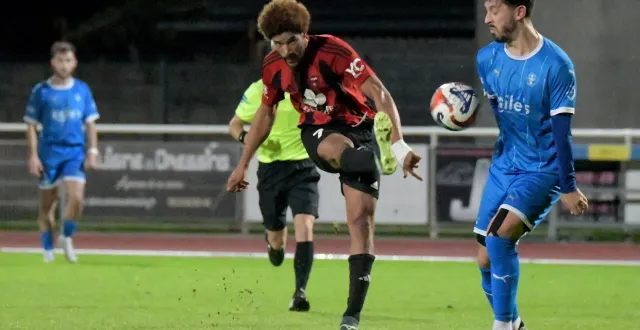 photo  habituellement, djibril keita évolue plutôt en régional 1, comme ici contre buxerolles, le 25 octobre 2025 (2-1).  &copy;  co - stéphane séguinard 