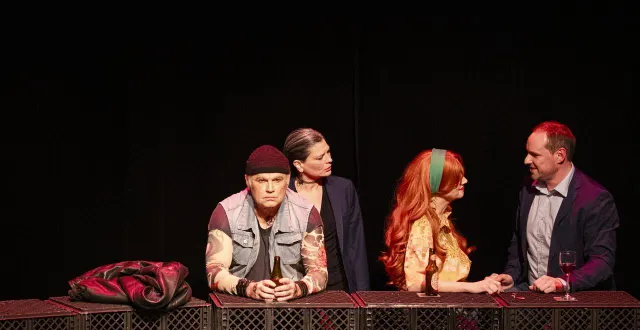 photo  les baladins de marly joueront « anges », de anja hilling. trois histoires « qui interrogent les mystères de la perception du présent et du souvenir ».  &copy;  les baladins de marly 