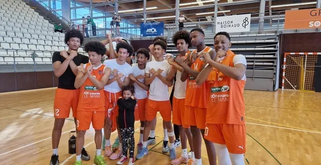 photo  les jeunes du  smc prets à relever le défi de la coupe u18.  &copy;  ouest-france 