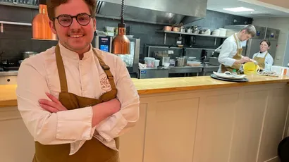 photo  né au mans (sarthe), luc revert a ouvert la table de luc à la rentrée 2025, rue des ponts-neufs. 