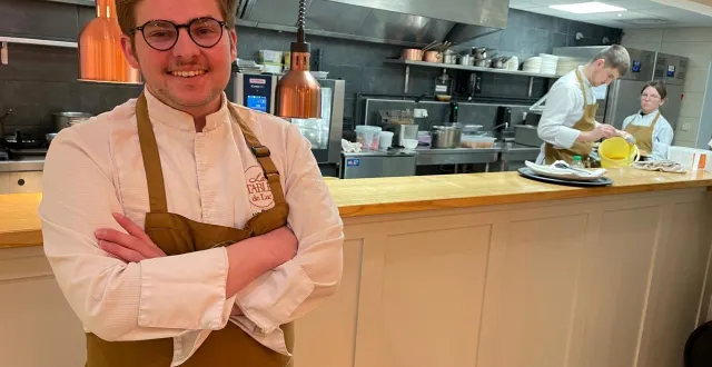 photo  né au mans (sarthe), luc revert a ouvert la table de luc à la rentrée 2025, rue des ponts-neufs.  &copy;  ouest-france 