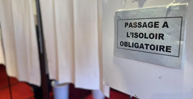 photo  oscar piloquet, candidat rn aux élections municipales à alençon (orne), dénonce une « agression » qu’aurait subie sa colistière nadia monsallier, qui était déléguée au bureau de vote du centre social de courteille par marie-noëlle vonthron.  &copy;  ouest-france 