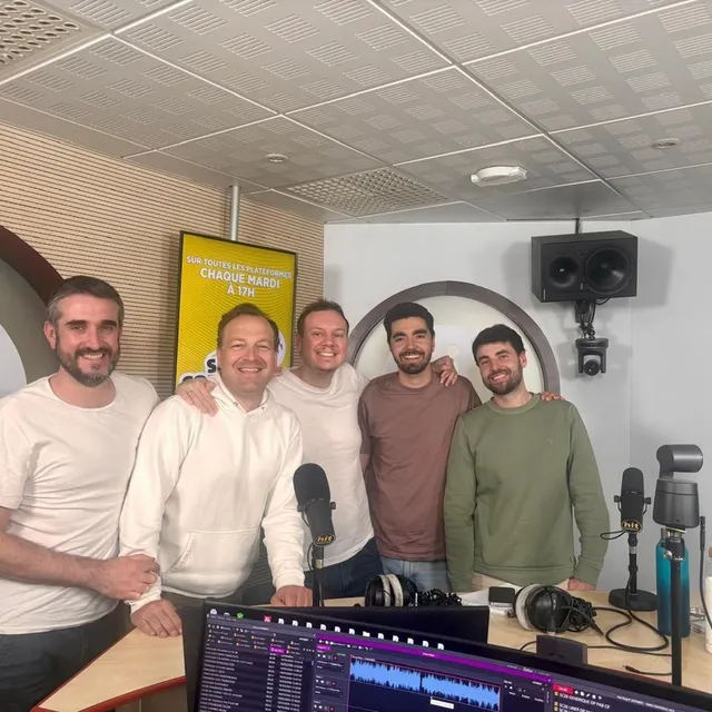 photo l'équipe de sans contrôle avec theo boyer (2e en partant de la droite).  ©  ouest-france