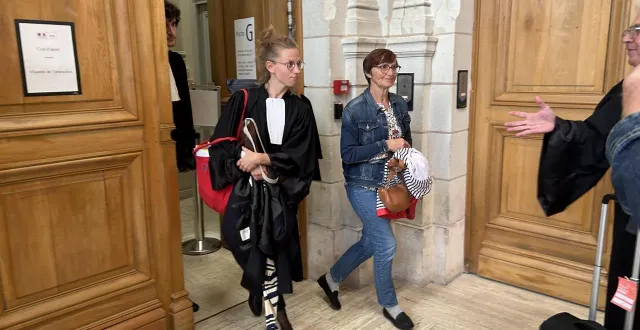 photo  angers, lundi 22 septembre 2025. martine compain (à droite), avec l’un de ses avocats, me colomba grossi, à la sortie de la chambre de l’instruction de la cour d’appel.  &copy;  archives le courrier de l’ouest 