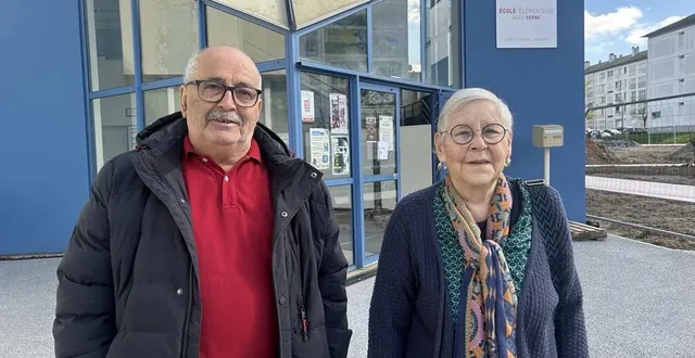 photo  françoise chantioux et m’hamed elayed, deux voisins du quartier saint-nicolas, se sont croisés au moment de voter à saint-nicolas, le 15 mars 2026.  &copy;  ouest-france 