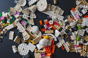 photo  pr�s de cinq millions de pi�ces de lego� se sont d�vers�es dans la manche en 1997. 