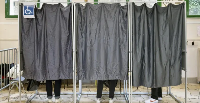 photo  ce dimanche 15 mars 2026, à mulhouse et poitiers notamment, pas moins de six listes sur les huit candidates se sont qualifiées pour le second tour. photo d’illustration  &copy;  jean-francois fort / hans lucas via afp 