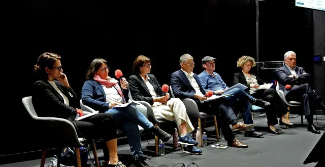 photo  cholet, mardi 3 mars 2026. isabelle leroy (à gauche), franck loiseau (au centre) et gilles bourdouleix (à droite) ne se retrouveront pas pour un débat d’entre-deux tours.  &copy;  archives co – étienne lizambard 