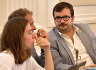 photo  gildas salaun à droite sur la photo, se met en retrait du prg et reste sur la liste de la maire sortante johanna rolland. 