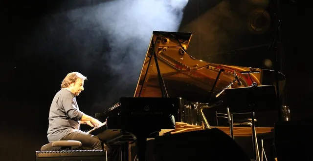 photo  andré manoukian proposera une heure musicale pendant le festival de l’epau tous les jours à 18 heures.  &copy;  archives le courrier de l’ouest 