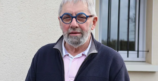 photo  hervé gaudin maire de bourg-l’évêque repart pour une nouvelle mandature. la cité compte 190 inscrits sur les listes électorales  &copy;  ouest-france. 