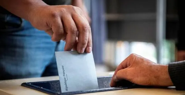 photo  le doyen des français, âgé de 108 ans, a posté des photographies de lui en train de voter au premier tour des municipales, dimanche 15 mars 2026, à paris. photo d’illustration.  &copy;  guillaume saligot / archives ouest-france 