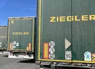 photo  cherré-au, mardi 17 mars 2026. sur le parking devant l’entreprise, les camions de ziegler sont totalement à l’arrêt depuis plusieurs semaines. 