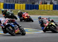 photo  soixante équipages seront au départ des 24 heures motos 2026 au mans. 
