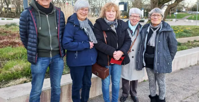 photo  rémy salaün, annie le gall, aline kerfriden et ses deux cousines anik et mijo.  &copy;  ouest-france 