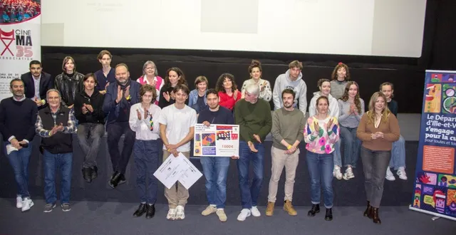 photo  les membres des trois jurys et les primés (au centre) du festival du film court organisé par cinéma 35.  &copy;  ouest-france 