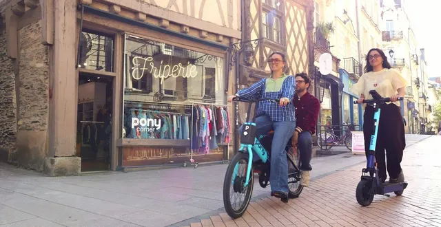 photo  pony assure sa visibilité en centre-ville d’angers grâce à un espace d’accueil au sein de la friperie friply.  &copy;  pony 