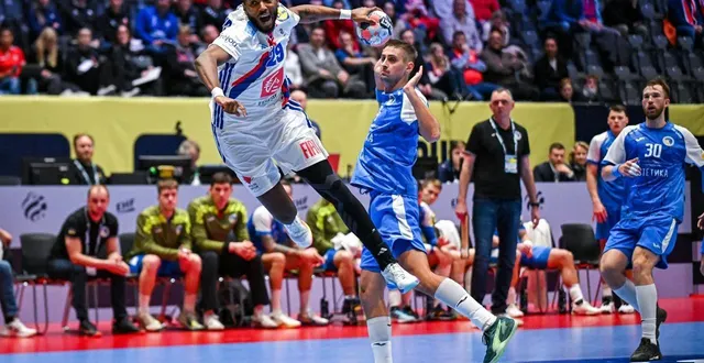 photo  l’ailier droit de l’équipe de france, benoît kounkoud.  &copy;  ffhb 