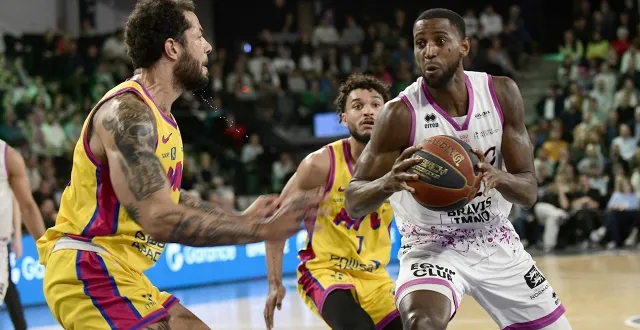 photo  kentan facey a retrouvé des couleurs face à hyères et c’est une bonne nouvelle pour le cbc.  &copy;  gérard piwtorak 