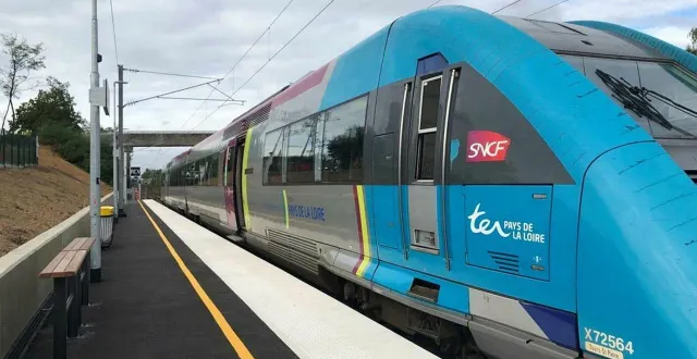 photo  un ter entre château-du-loir et alençon a compté jusqu’à une heure de retard.  &copy;  illustration le maine libre 