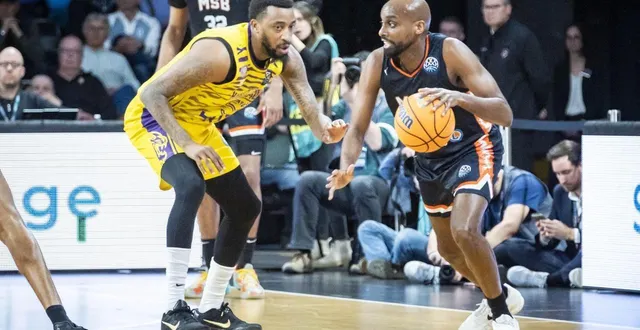 photo  le manceau johnny berhanemeskel face à l’hapoël holon, le 18 mars 2026.  &copy;  dominique breugnot/ouest-france 