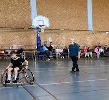 photo  la pratique du basket en fauteuil demande beaucoup plus d’adresse.  &copy;  le maine libre 