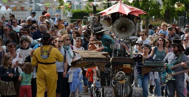 photo  le festival anjou loir et sarthe, organisé à cheffes, recherche des habitants bénévoles prêts à héberger des artistes chez eux les 29, 30 et 31 mai prochain.  &copy;  communauté de communes anjou loir et sarthe / m. béchu 