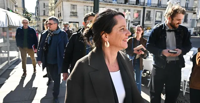 photo  election municipale à nantes avec la conférence de presse de la maire sortante johanna rolland et tractage devant le château des ducs de nantes. (photo franck dubray)  &copy;  franck dubray / ouest france 