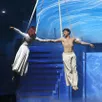 photo les spectateurs de la tournée star academy 2026 vont revivre un des moments forts de cette édition : la prestation de théo avec une artiste acrobate pour l’interprétation d’un tube du groupe anglais coldplay, « a sky full of stars ».