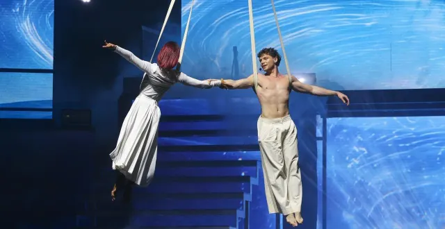 photo  les spectateurs de la tournée star academy 2026 vont revivre un des moments forts de cette édition : la prestation de théo avec une artiste acrobate pour l’interprétation d’un tube du groupe anglais coldplay, « a sky full of stars ».  &copy;  vu 