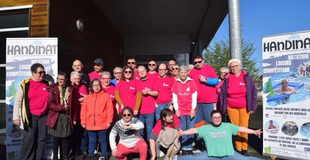 photo  l’aventure handinat se poursuit à la piscine aqua’mauges depuis 45 ans. c’est sans doute le plus ancien projet du centre social èvre-et-mauges.  &copy;  ouest-france 